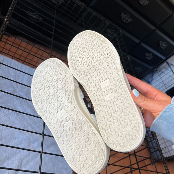 Veja Velcro Sneakers - Picture 5 of 8